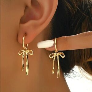 Women's Elegant Bowknot Design Dangle Earrings